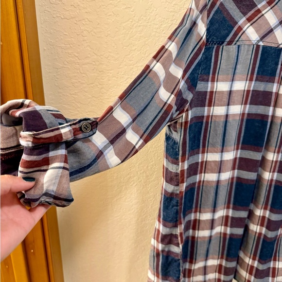 Kut from the Kloth Plaid button up - Picture 5 of 8
